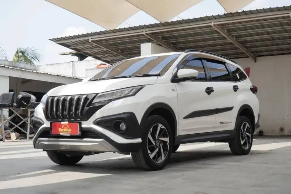 Toyota Rush S Matic AT tahun 2020 putih DP minim  32 juta