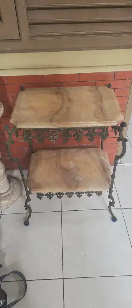 Meja, Rak dan lampu onix ( lawas/ antik )