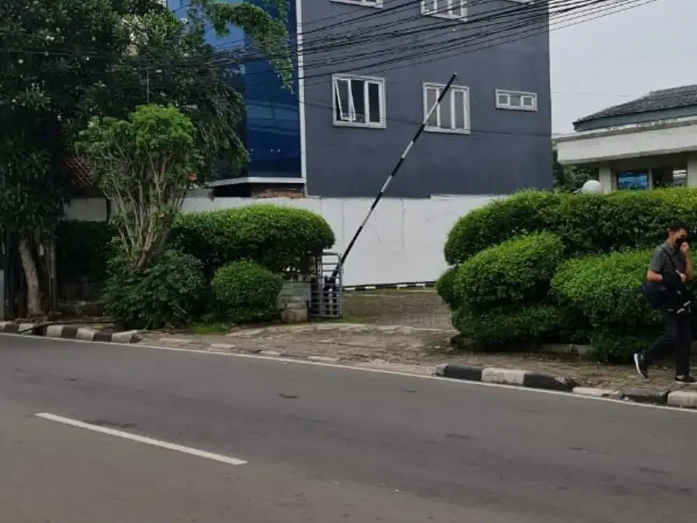 Dijual Gedung Kantor siap pakai 4.5lantai