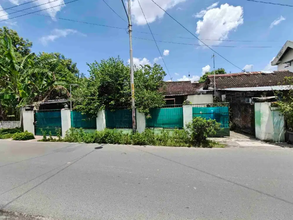 tanah ada bangunan lama kawasan kampus dan bisnis strategis