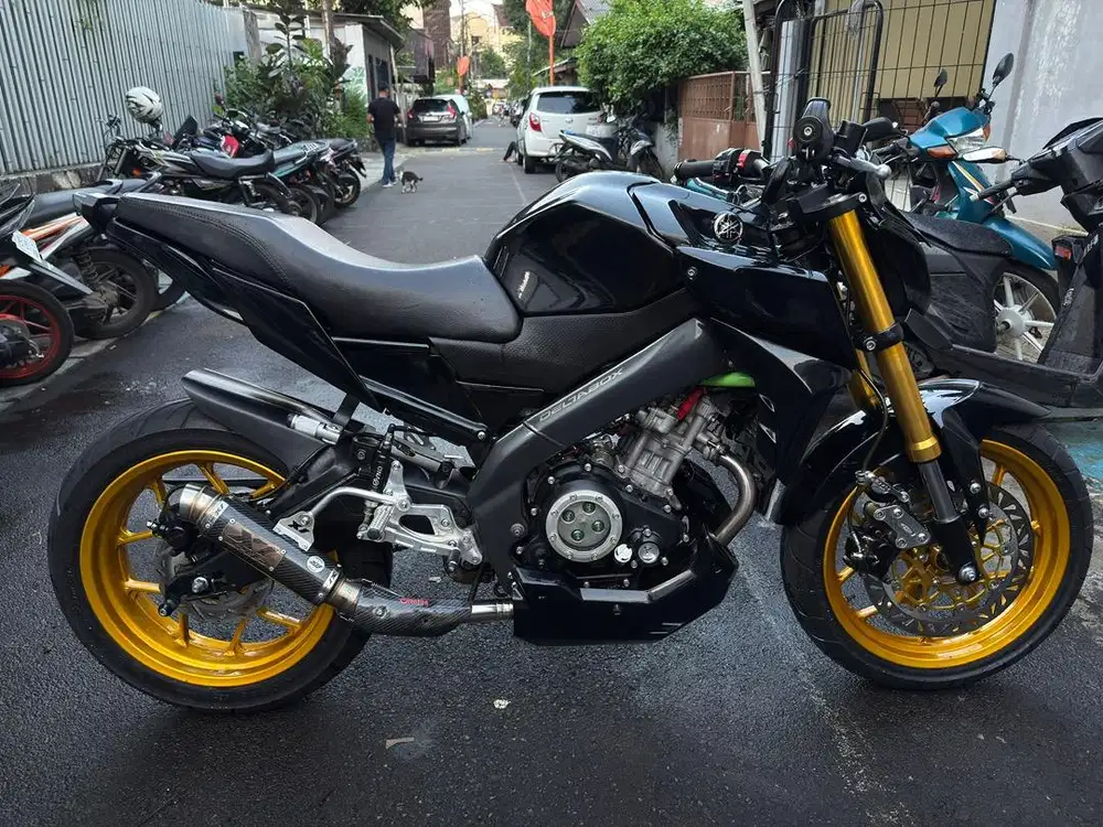 Yamaha Vixion NVL Custom MT09
