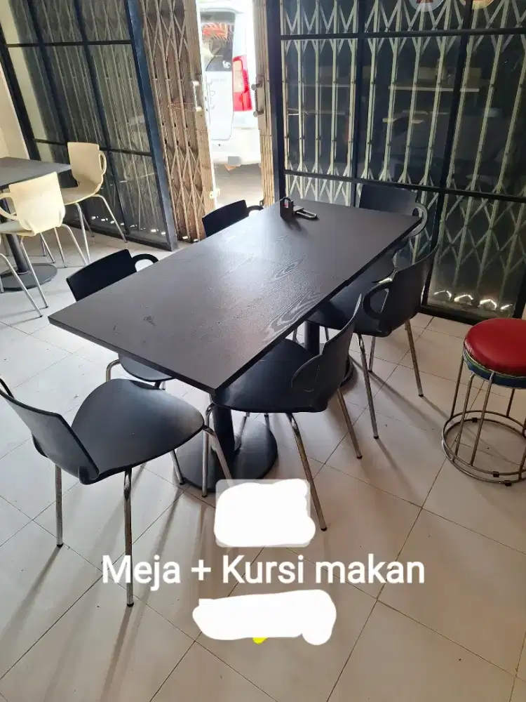 2 Meja Kotak + 8 Kursi makan Informa