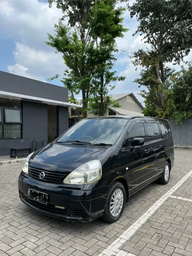 Nissan serena CT 2011