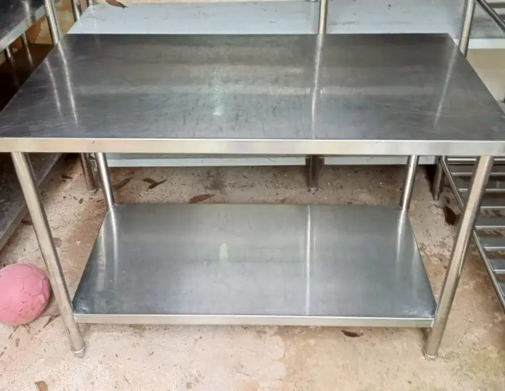 Meja Stainless 2 Susun – Praktis dan Serbaguna