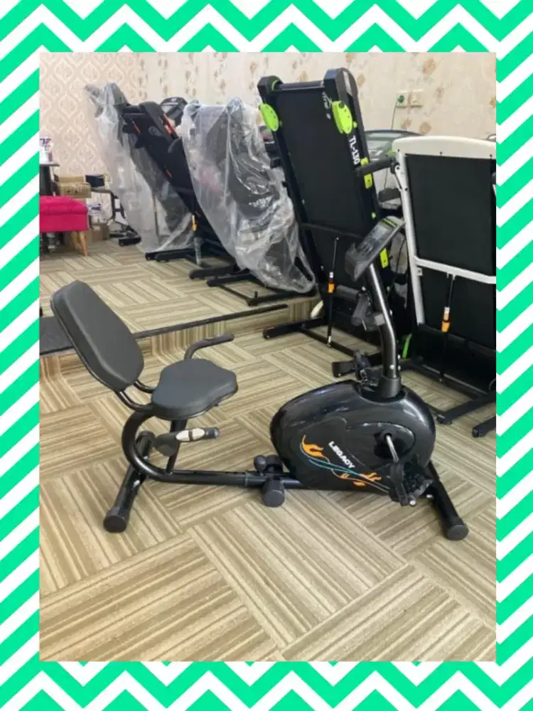 Sepeda statis Recumbent Legacy alat fitnes MKU-796