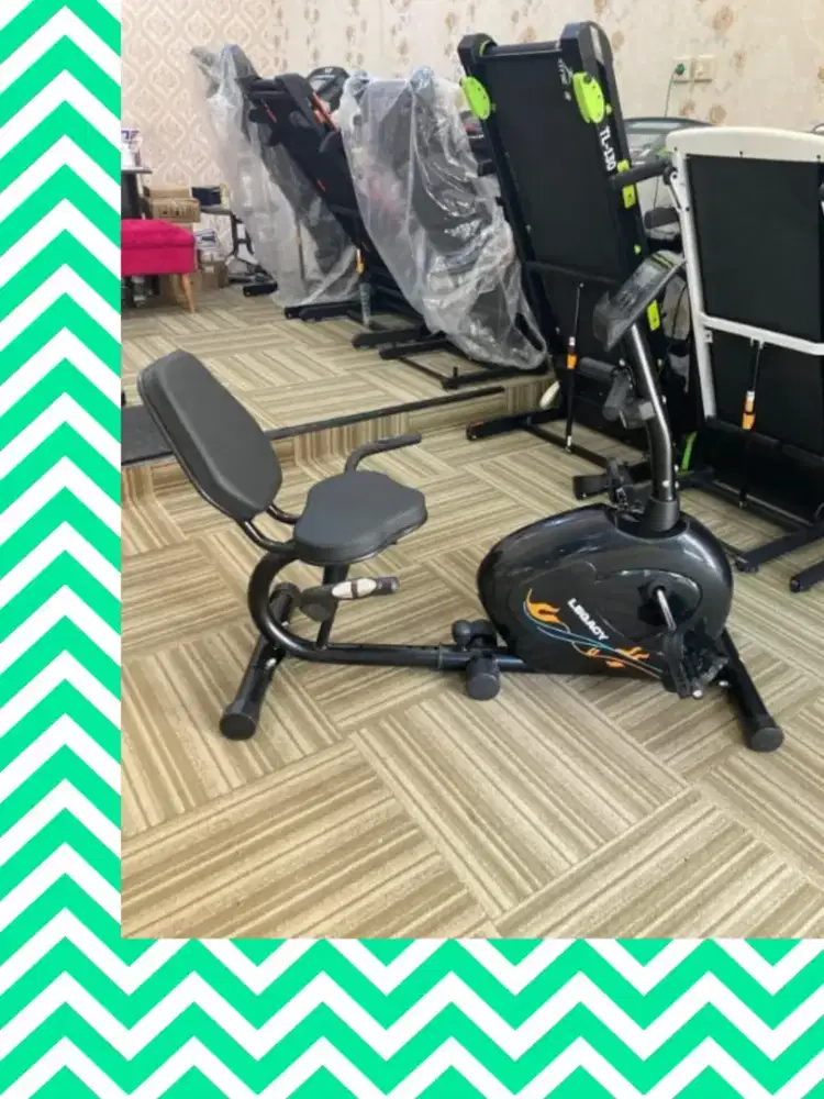 Sepeda statis Recumbent Legacy alat fitnes MKU-796
