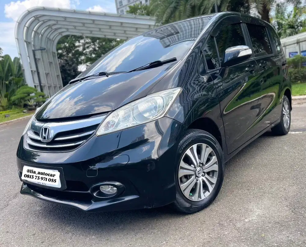 Honda FREED 1.5 E PSD 2013 AT Type tertinggi Harga Termurah Low Km