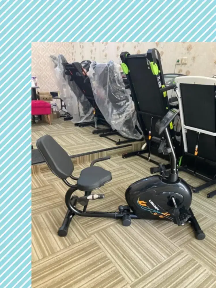 Sepeda statis Recumbent Legacy alat fitnes MKU-796