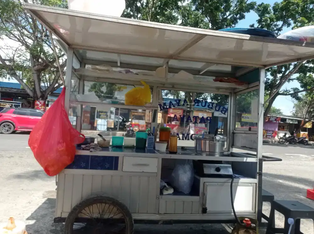 karyawan untuk stan bubur