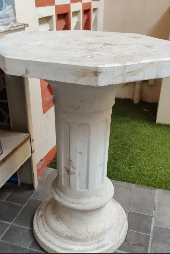 Meja Pilar Klasik Oktagonal - Cocok untuk Teras & Dudukan Pot