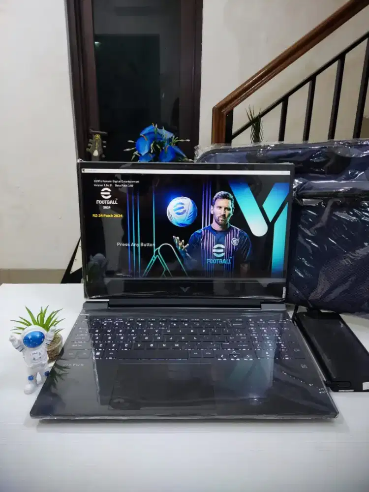 Laptop Gaming HP Victus F25 SSD 1TB RYZEN 7 RAM 16Gb RTX 3050Ti