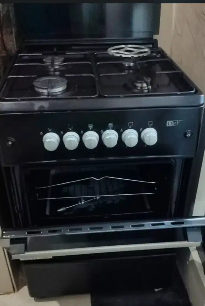 Freestanding Cooker Delizia Black – 4 Tungku & Oven