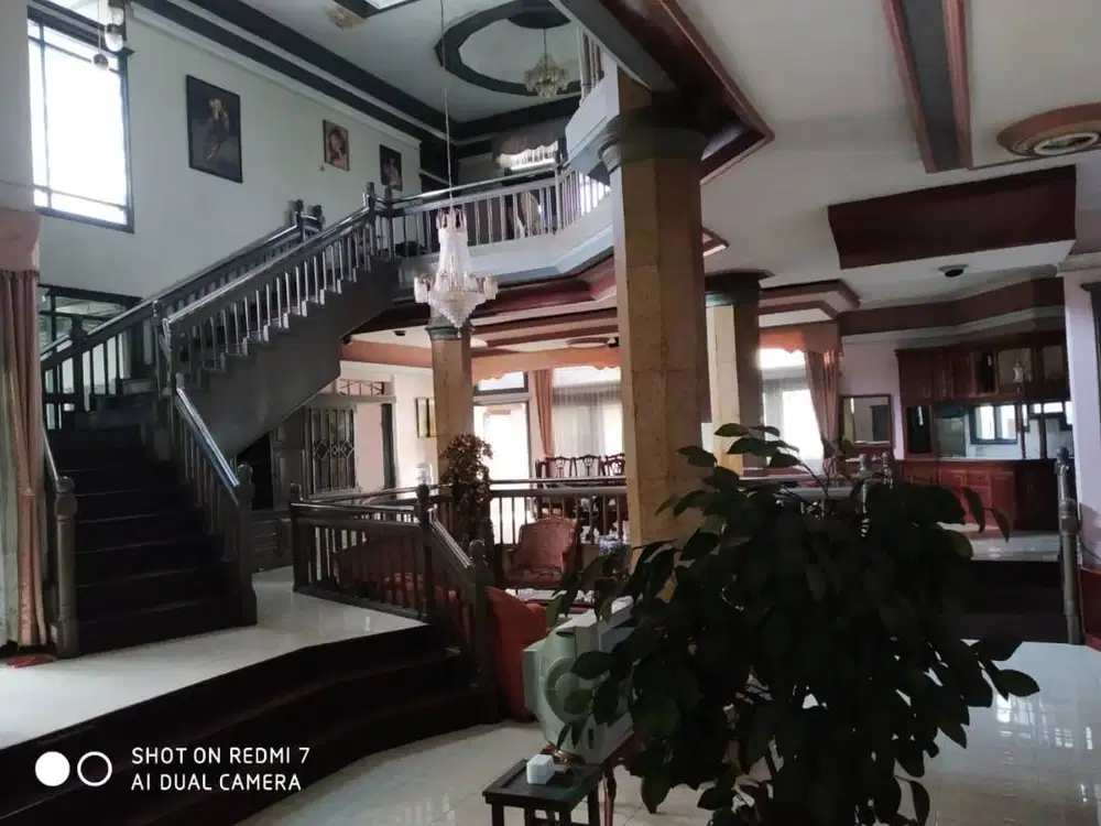 Dijual Rumah Besar dan Luas Pinggir Jalan Moh Toha Bandung