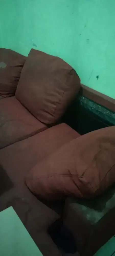 Sofa Bekas Merah