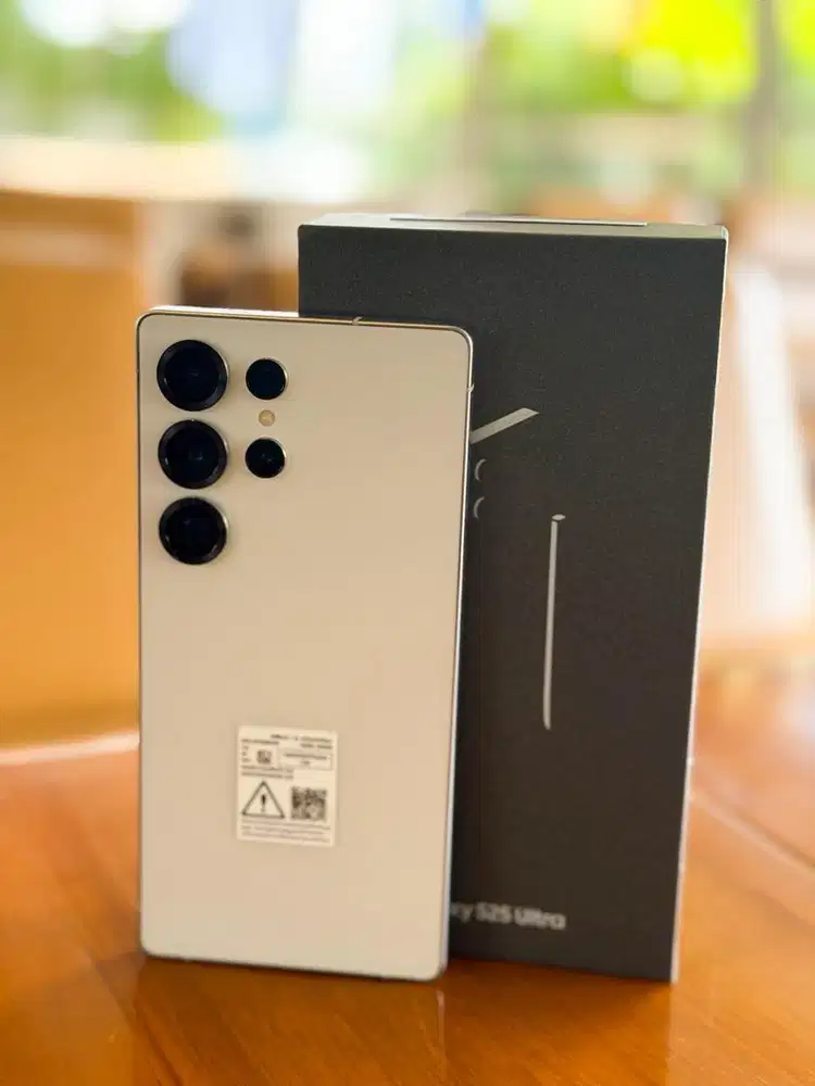 Samsung S25 Ultra Silver 12/256 100% Mulus