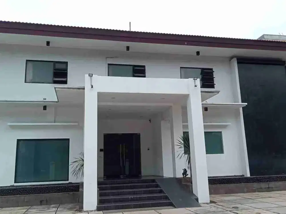 Disewakan Gedung Panglima Polim Kebayoran Baru Parkir 40 Mobil