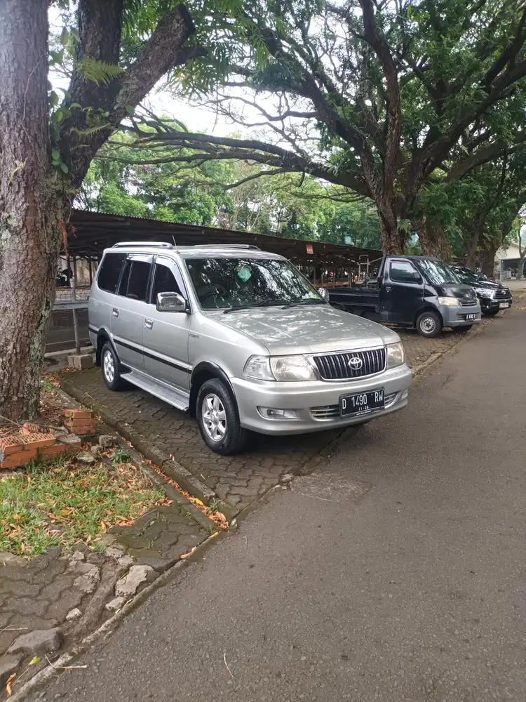 Toyota Kijang 2004 Bensin