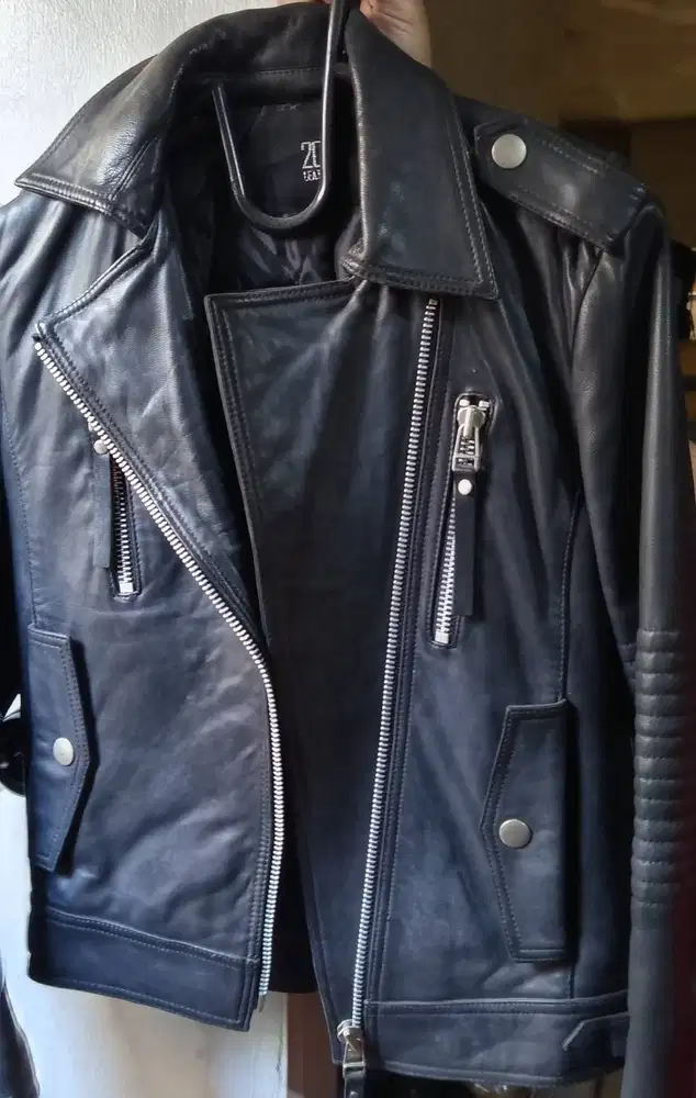 Jaket Kulit Model Ramons jarang dipakai