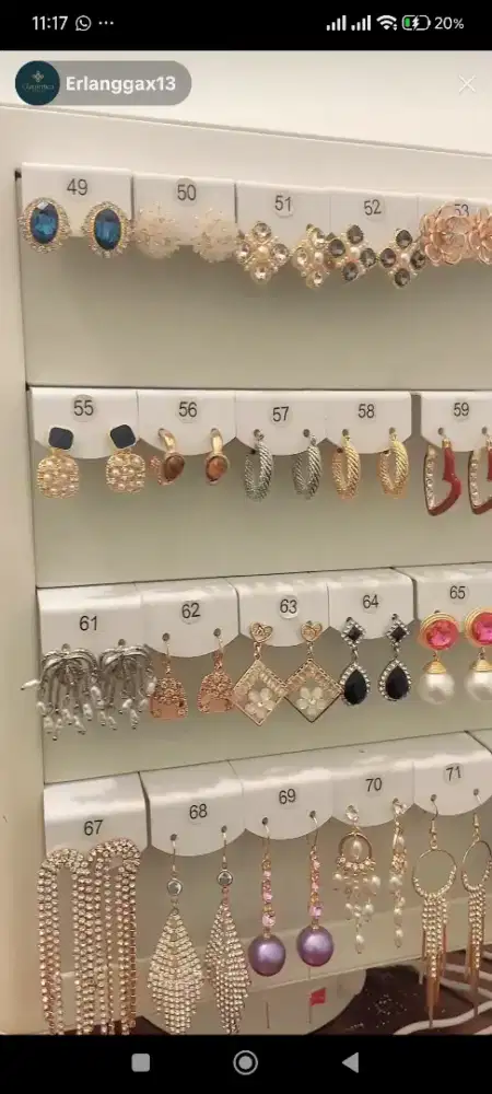 Dicari Hostlive untuk produk  aksesoris anting