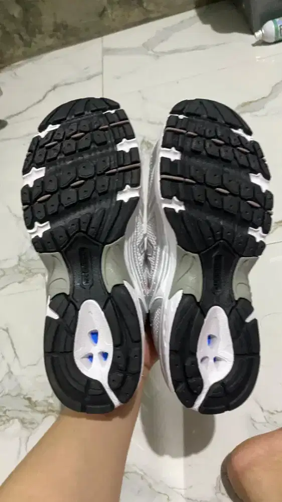 New balance pink abu