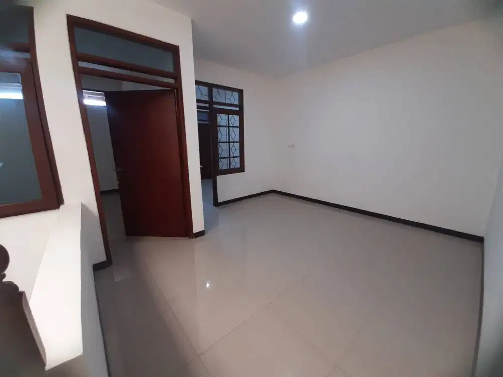 Dijual Rumah Minimalis Full Renov 2 Lantai di Taman Kopo Indah TKI 2