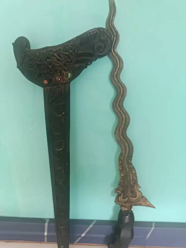 Keris Sepuh Paksi Naga Liman