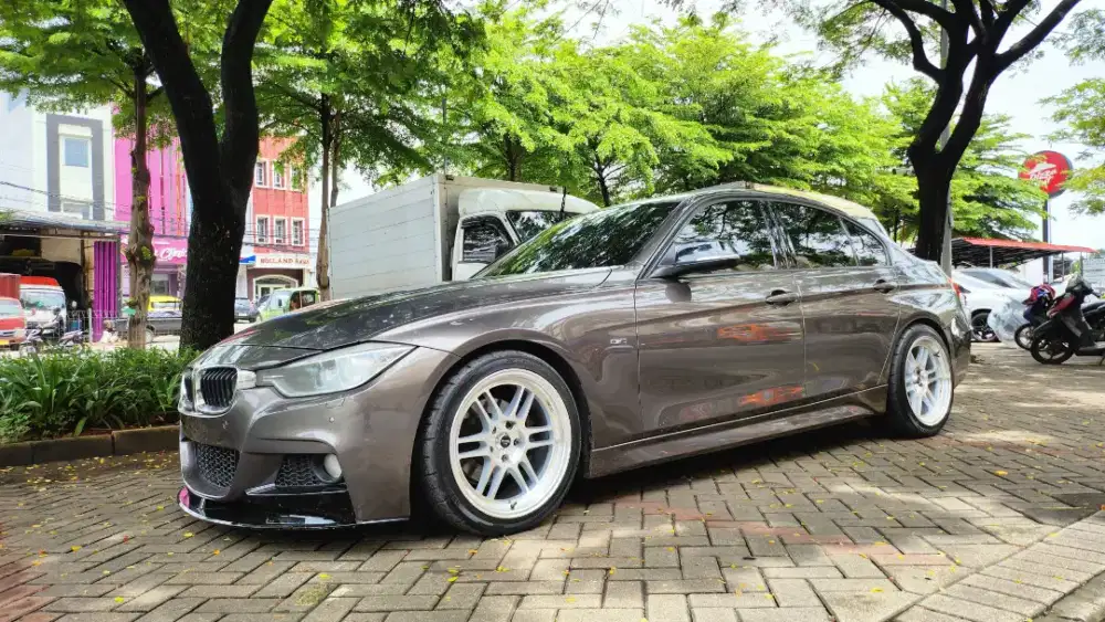 BMW F30 320i 2014