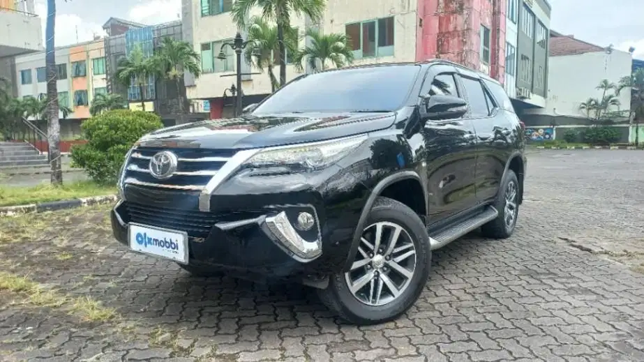 DP MURAH - Toyota Fortuner 2.7 4x2 SRZ Bensin AT 2016 Hitam