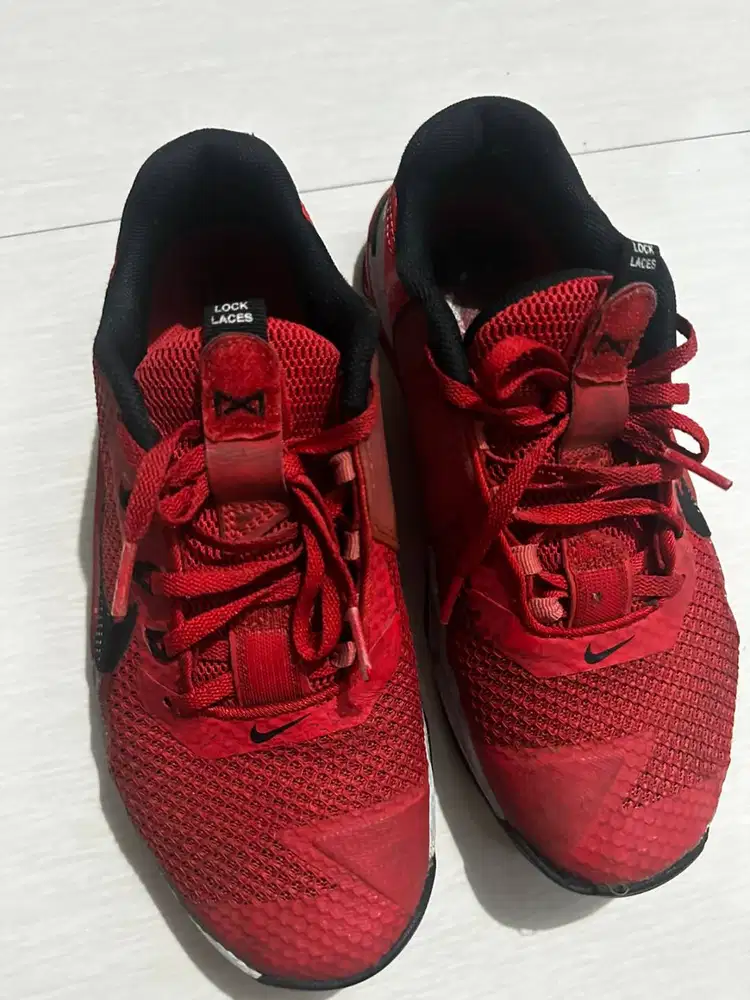 METCON 8  WOMEN UK.40 SPESIAL WARNA MERAH. HARGA AMBYAR