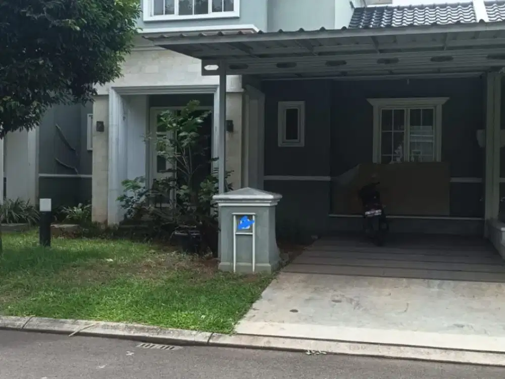 Disewakan Rumah 2 Lantai Sudah Renov Living Room Ada Kitchen Set