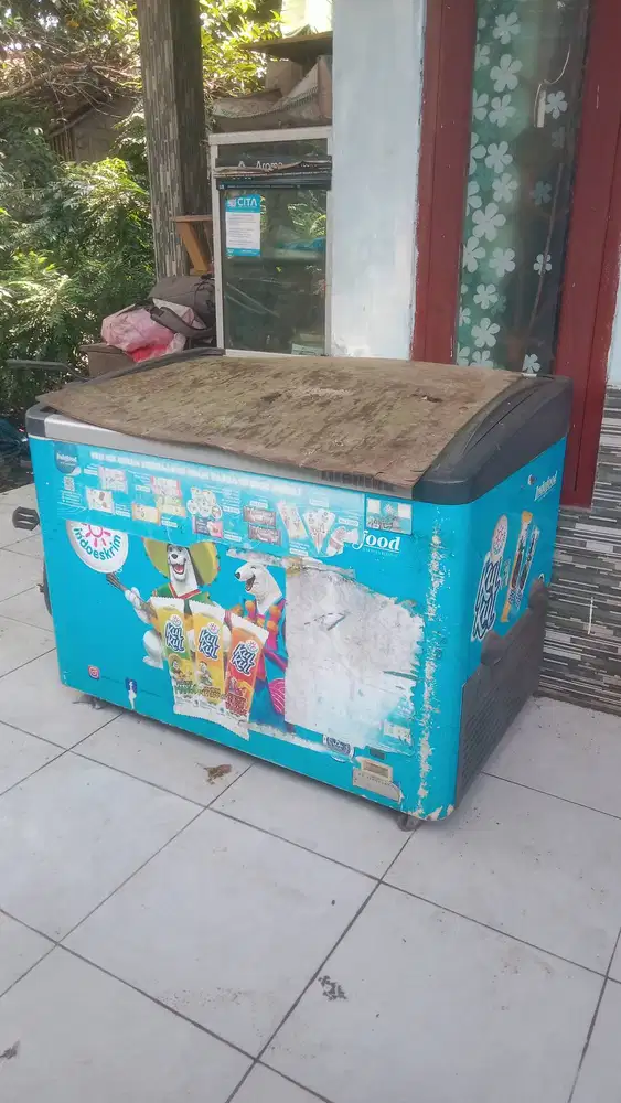 freezer,merk sesuai difoto