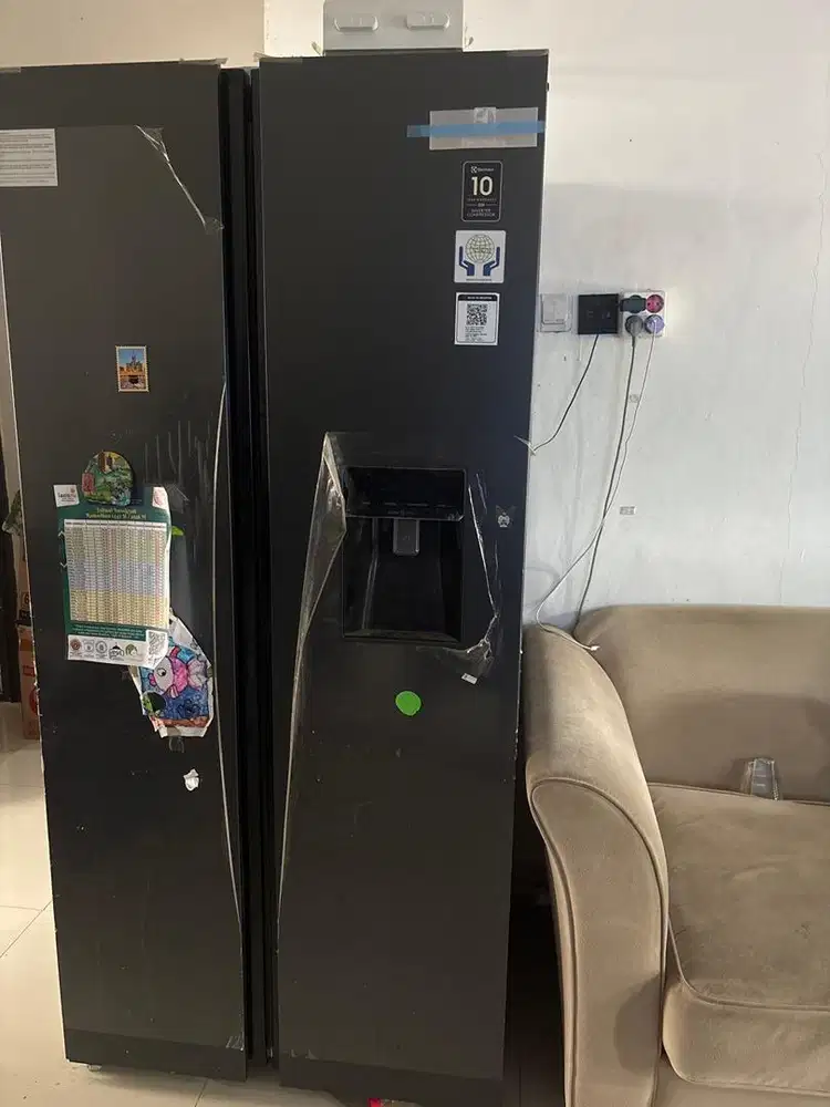 Kulkas Electrolux Side by Side ESE5441A-BID