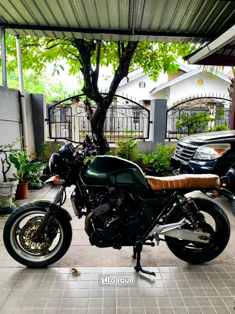 FOR SALE!! Honda CB 400 1996