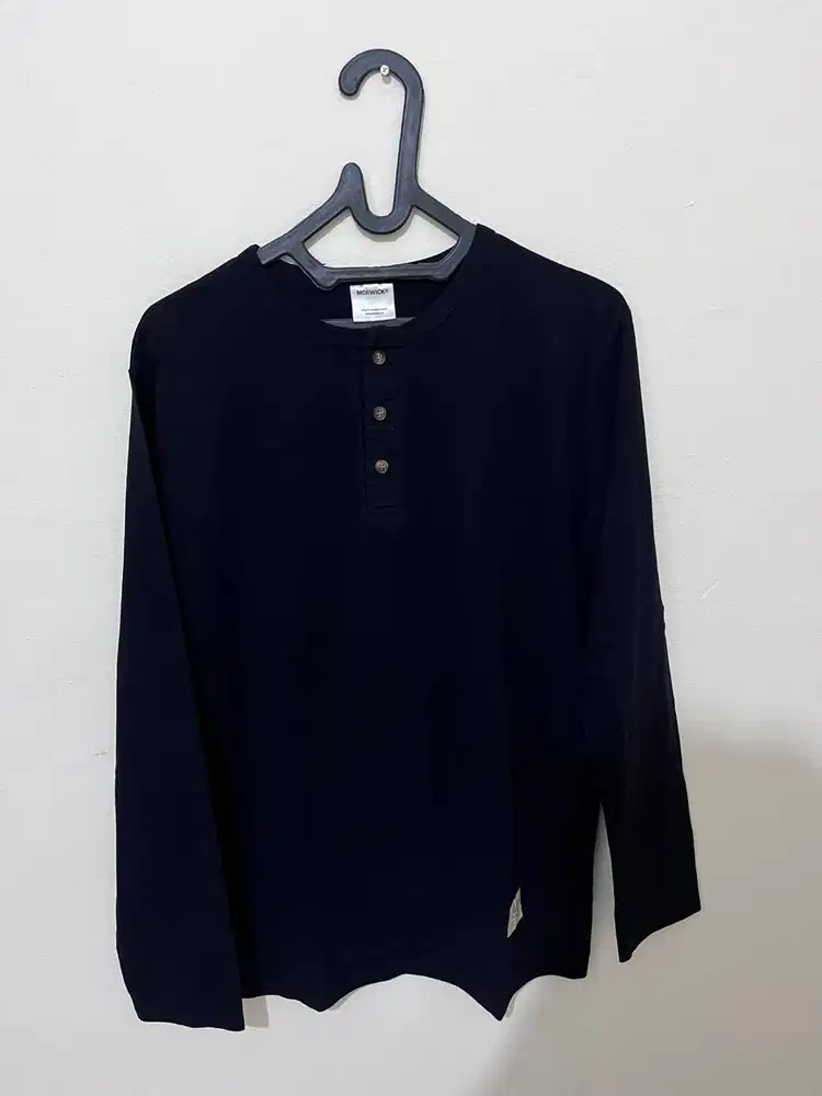 KAOS LENGAN PANJANG PRIA MORWICK HITAM