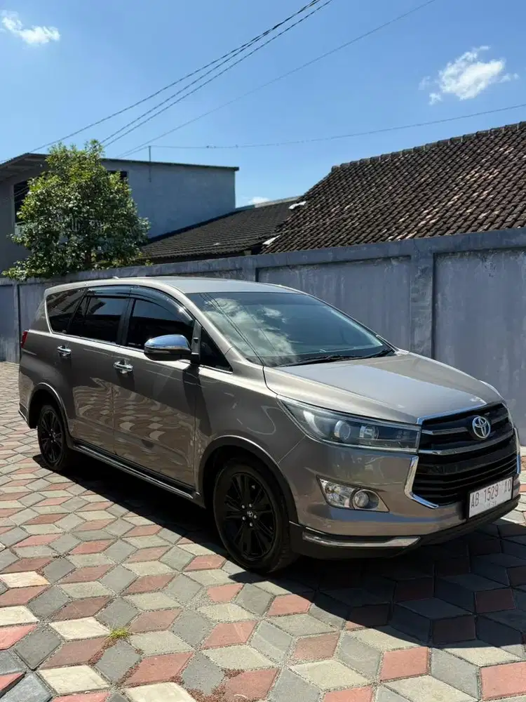 INNOVA VENTURER 2.4 AUTOMATIC