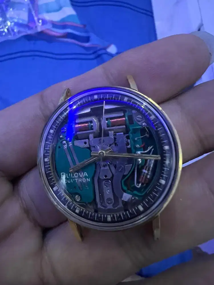 Bulova accutron full original bawaan minus mati batere atau iC
