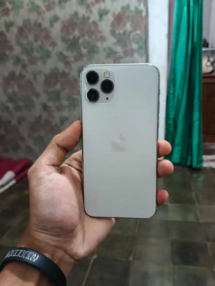 iPhone 11 pro, SilverWhite 64 Gb