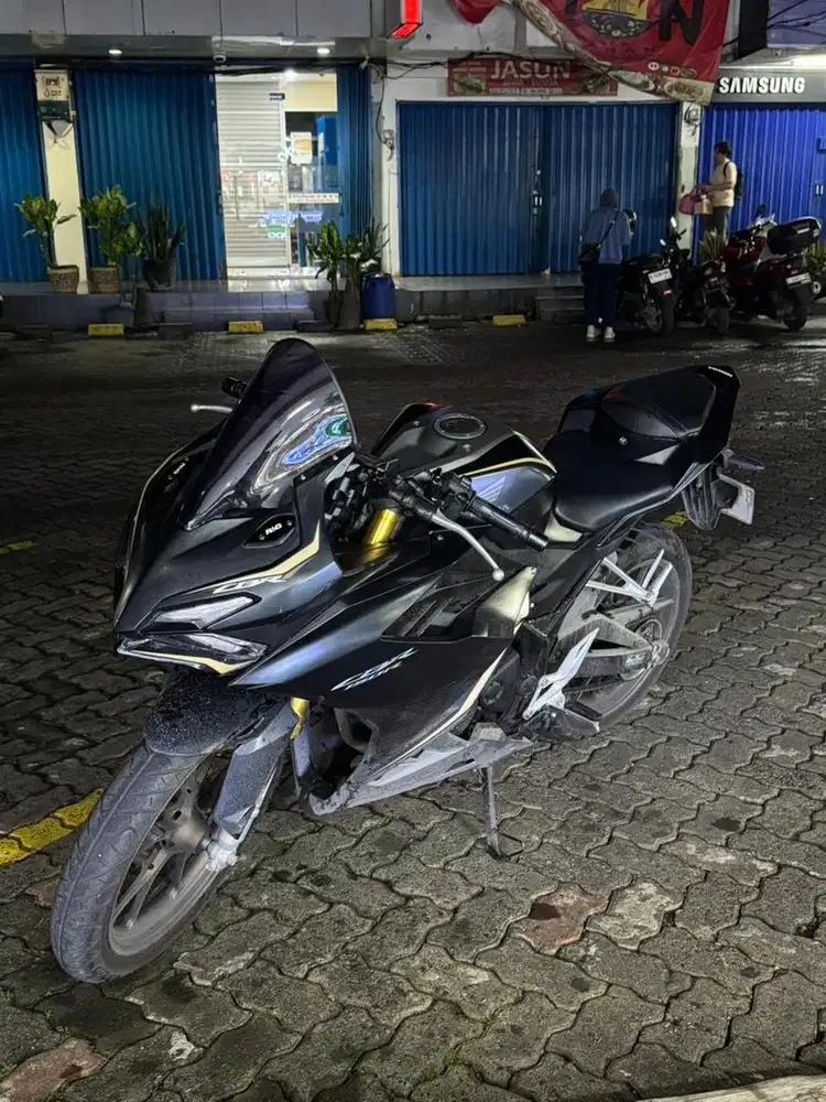 Honda CBR 150R 2024