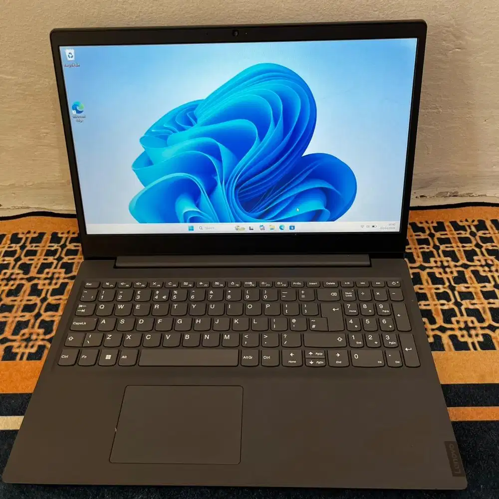 Lenovo ideapad v15
