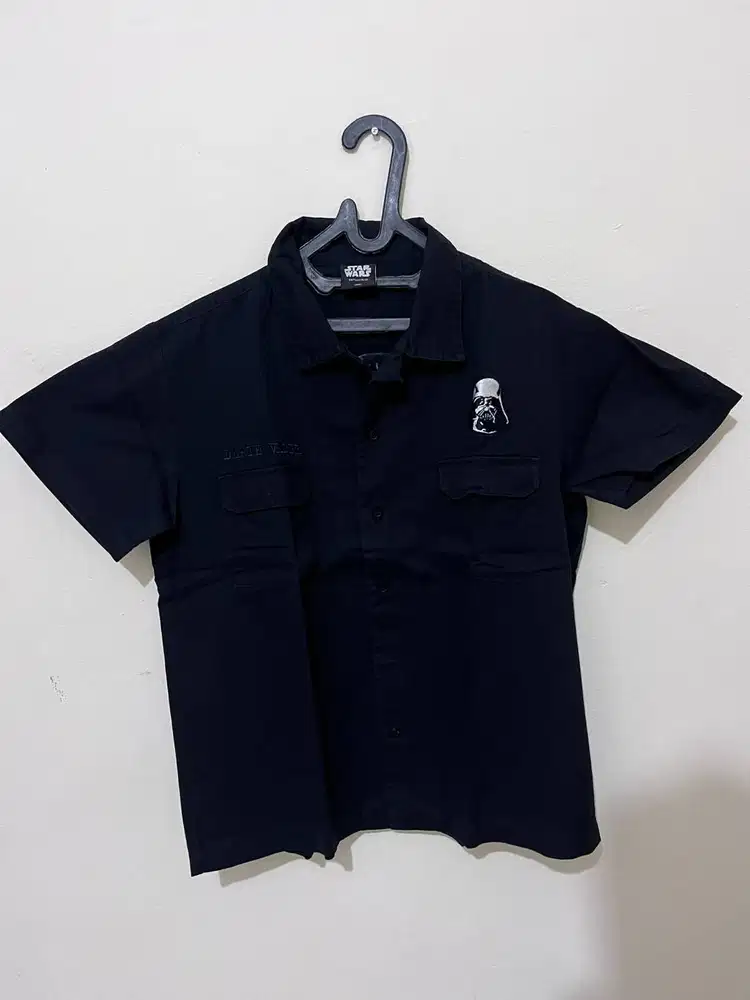 KEMEJA STAR WARS VADER HITAM