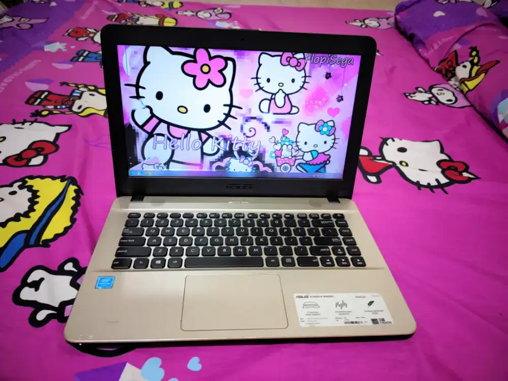 Laptop Asus model baru masih mulus