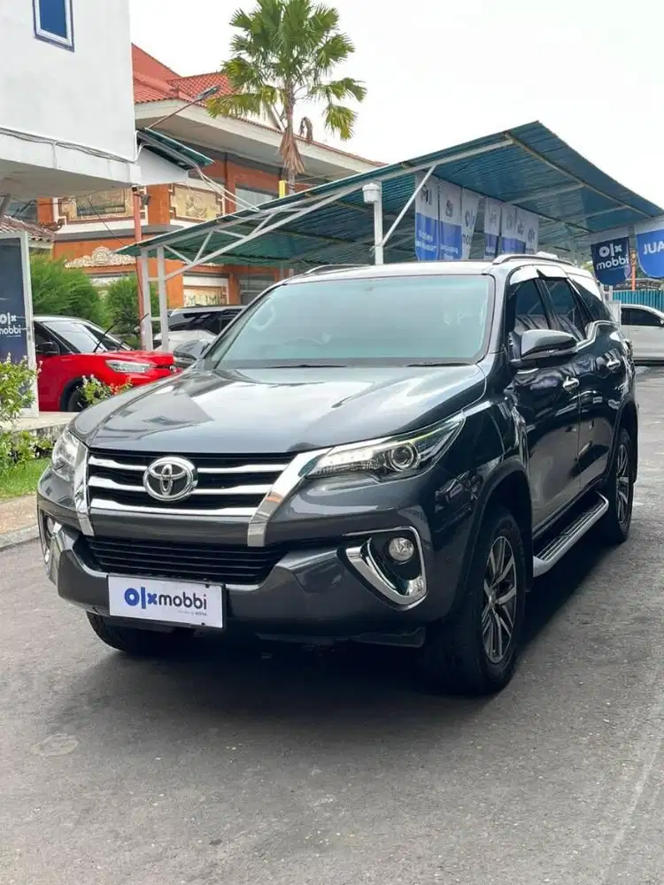 DP Rendah - Toyota Fortuner 2.4 4x2 VRZ Solar AT 2017 Abu Abu