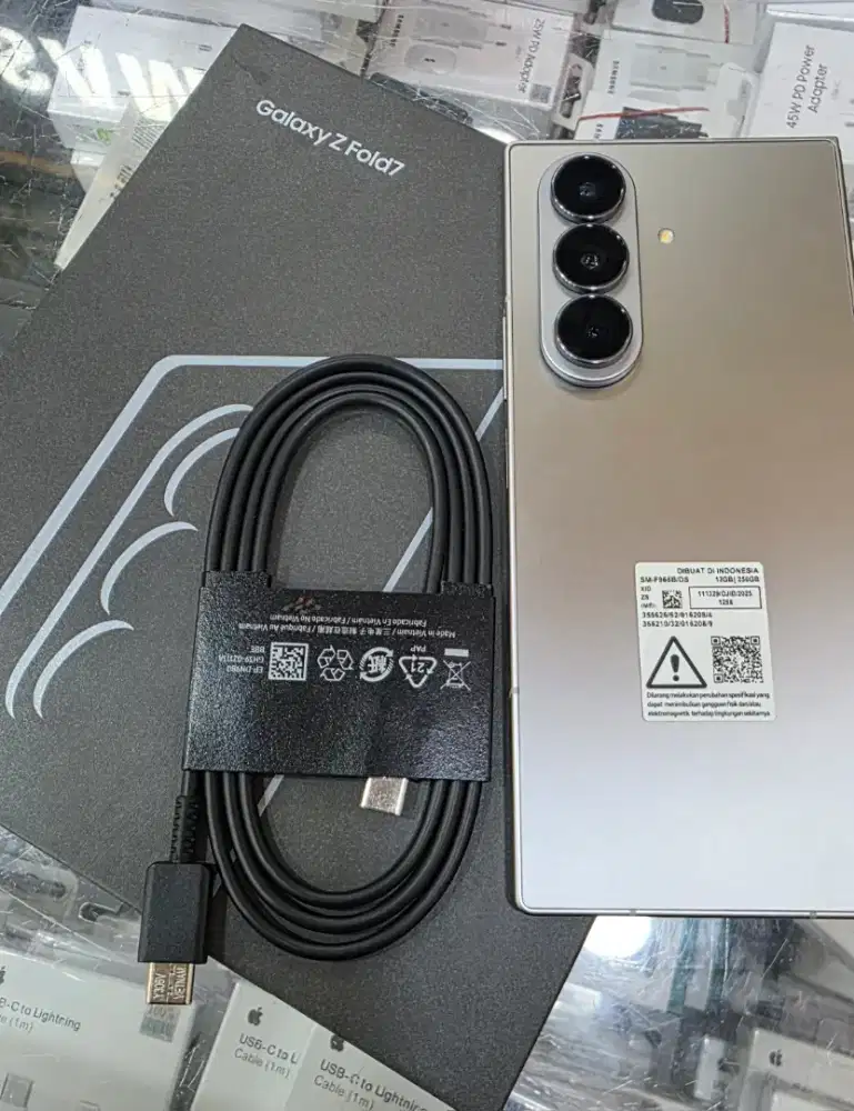 SAMSUNG Z FOLD 7 12/512GB Second rasa BARU - Garansi Desember 2026