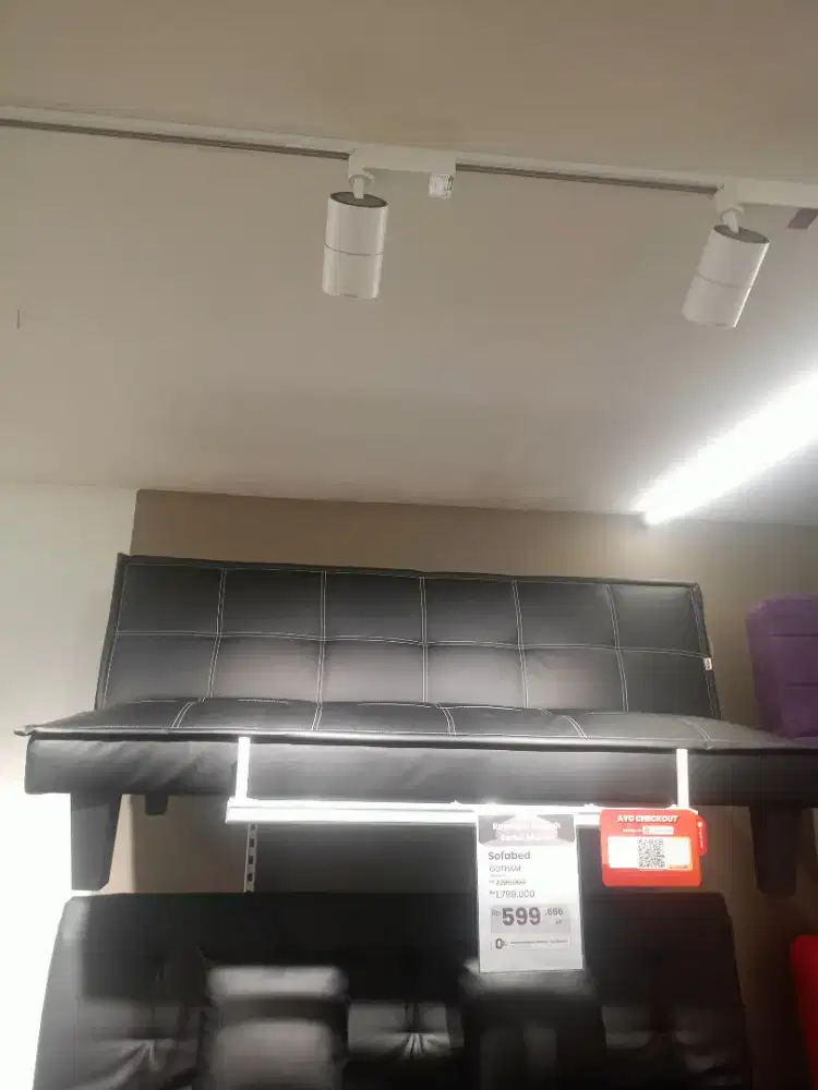 GOTHAM SOFA BED KULIT - HITAM