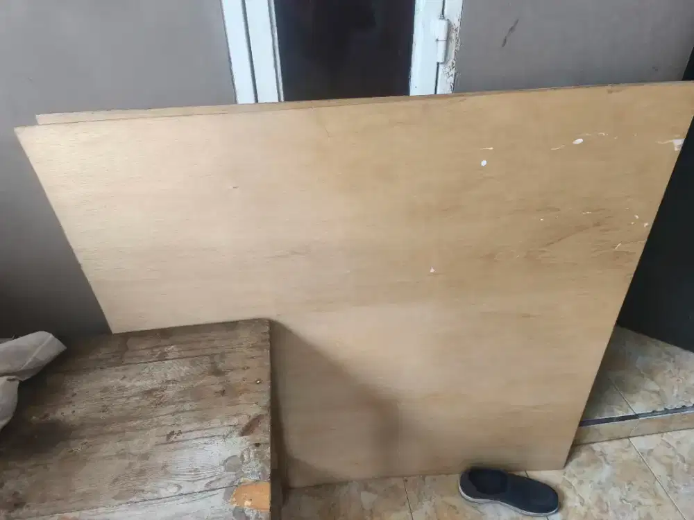 Dijual triplek bekas 2 lembar borongan