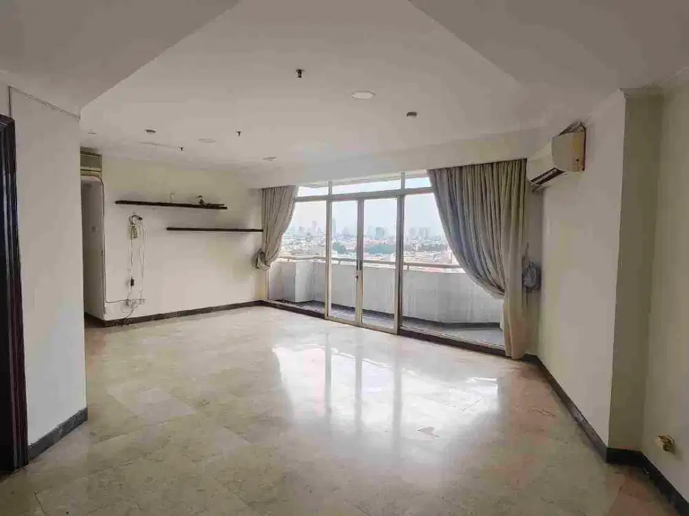 Dijual Unit 3+1Br di Apartemen Slipi