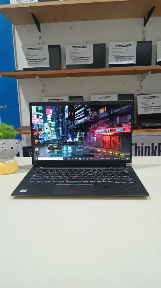Laptop bekas Lenovo Thinkpad X1 Carbon 6th Ram 8 GB, Intel Core i5