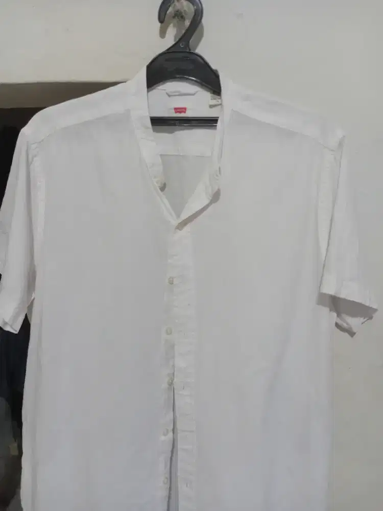 Kemeja second pria merk Levi's ori size L