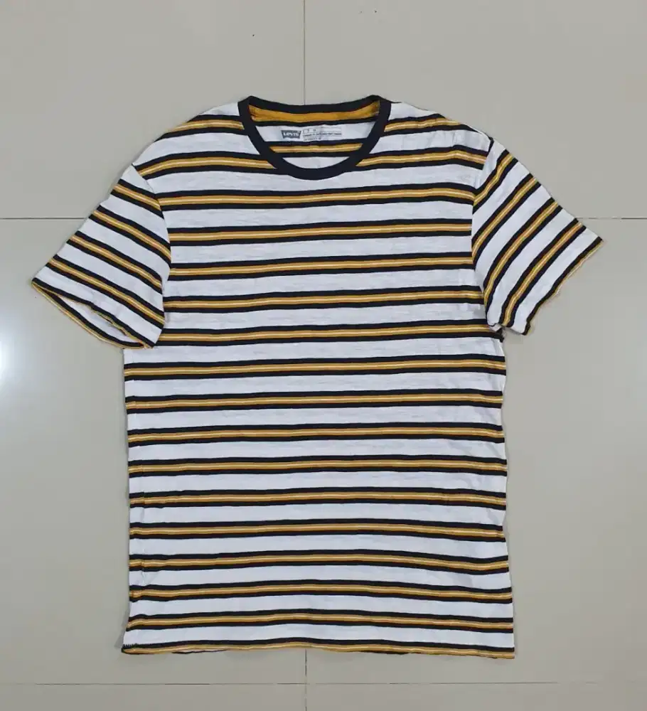Kaos levis salur size S fit M