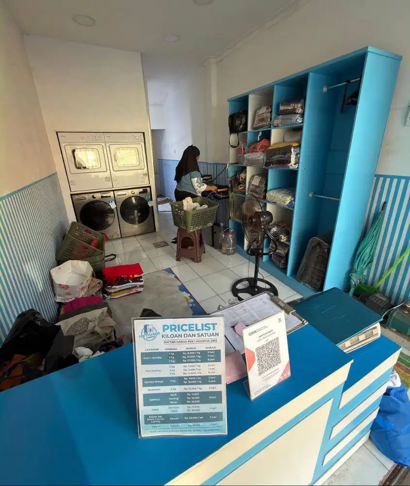 DIBUTUHKAN KARYAWAN LAUNDRY PURI KEMBANGAN